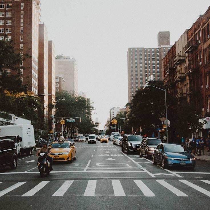 Emily Thompson - Expat family life guide in United Kingdom